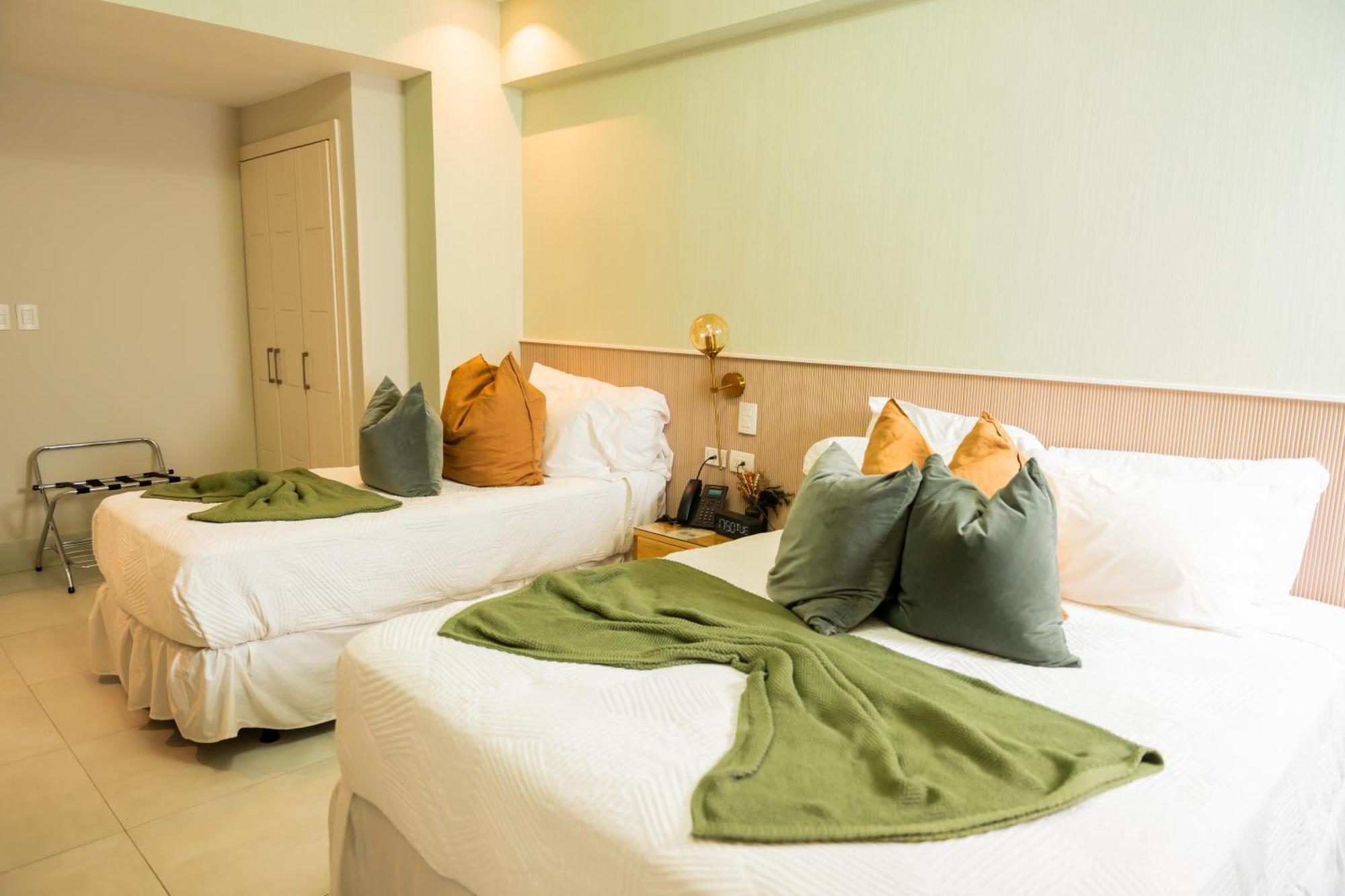 Hotel Stay Here Suites Санто-Доминго Экстерьер фото