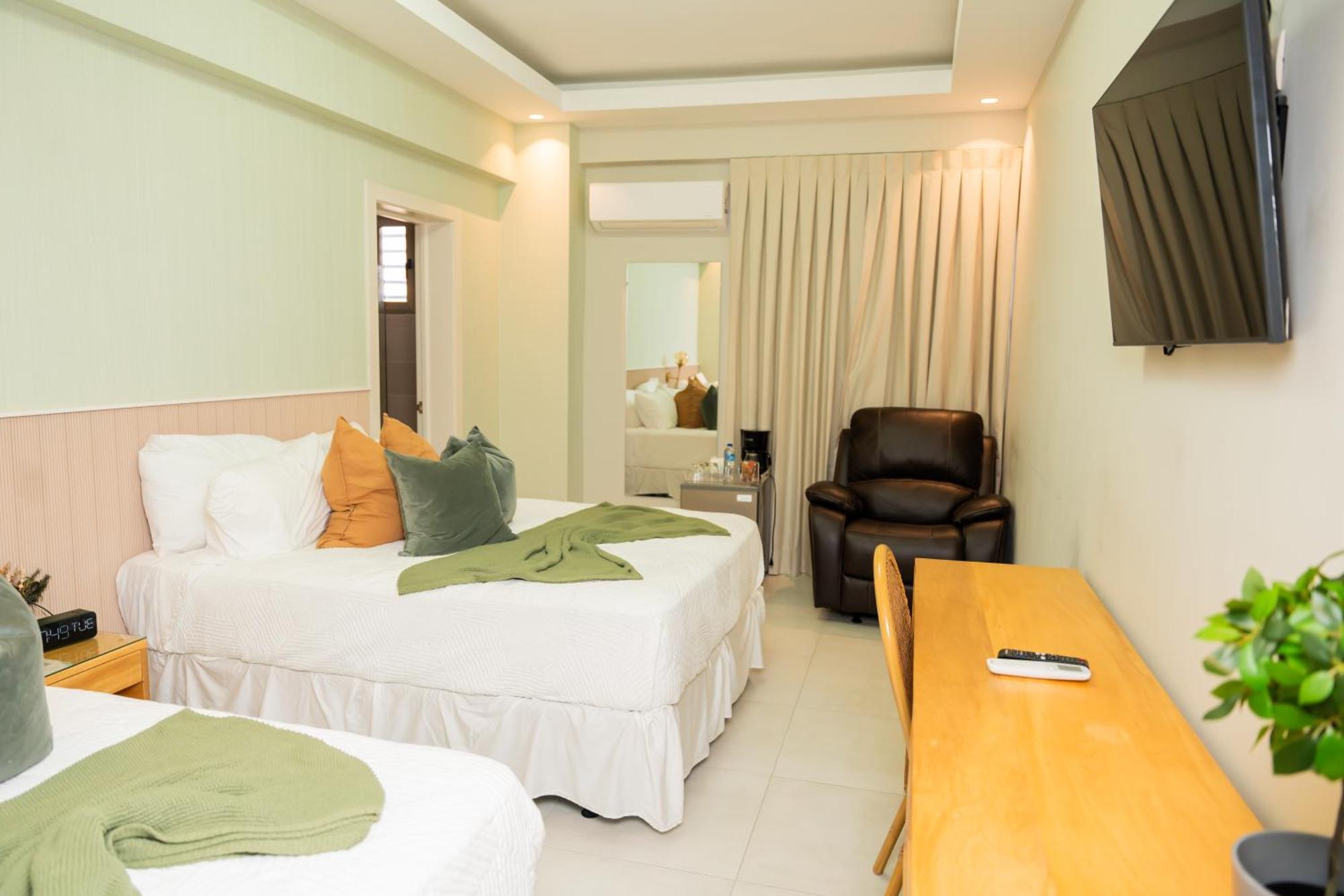 Hotel Stay Here Suites Санто-Доминго Экстерьер фото